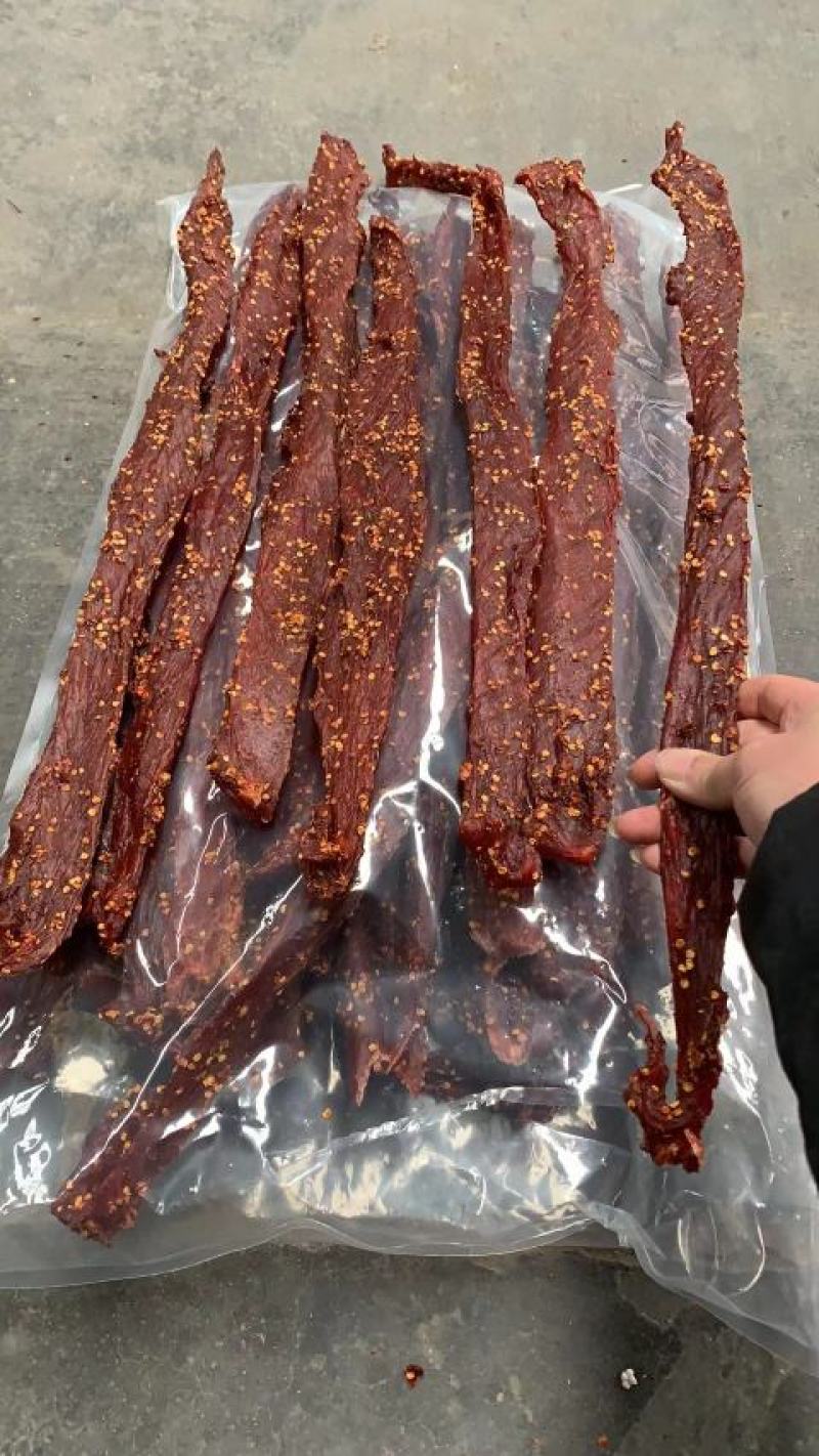 地摊江湖展会热销风干牛肉干，鸭风干，手撕，牛肉粒，鸡风干