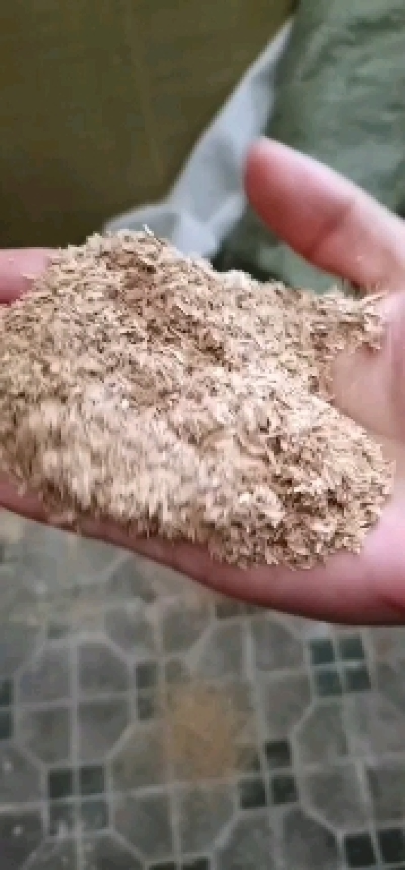 壳糠，统糠，压缩稻壳，散装打包，养殖饲料，酒厂酿酒，燃料
