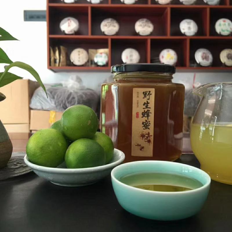 野生蜂蜜，野蜂蜜是指野生蜜蜂所产的蜂蜜，这种蜜蜂并非家养