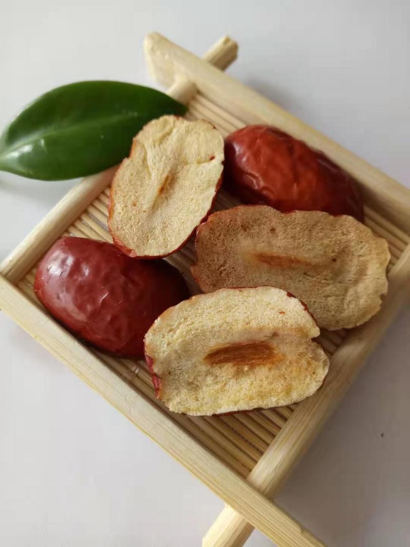 新疆灰枣圈枣肉干红枣片袋装箱装厂家货源酥脆香甜