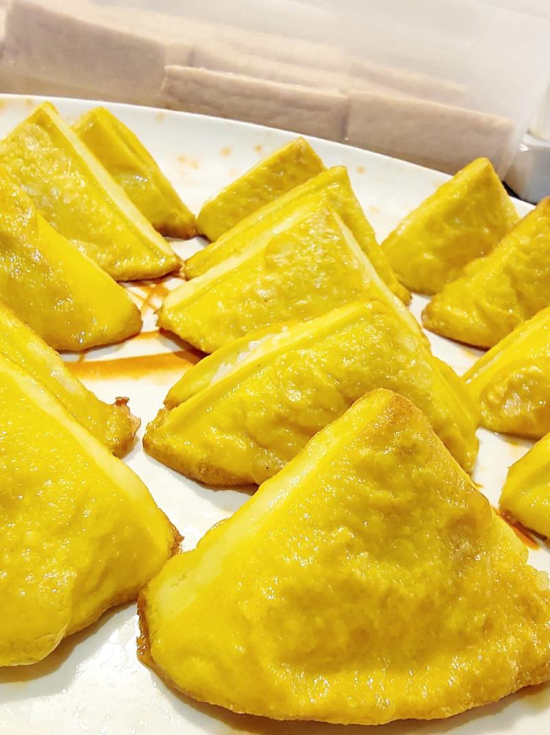 九龙黄金豆腐，山泉水制作，囗感嫩滑，豆香盈口！