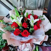 红玫瑰混搭鲜花花束系列生日情人节毕业季礼物昆明同城配送花