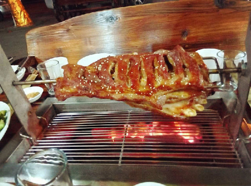 内蒙古，烤羊腿，肉嫩，无膻味，牧场直供，货源稳定