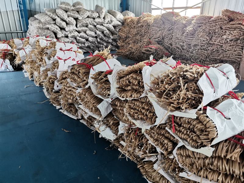 宽粉条扁粉火锅粉条，自产自销，货源充足，质优价廉