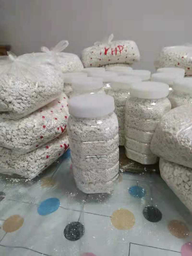 葛根粉，在深山挖的柴葛根，经过洗，锤，漂，晒，提出的粉