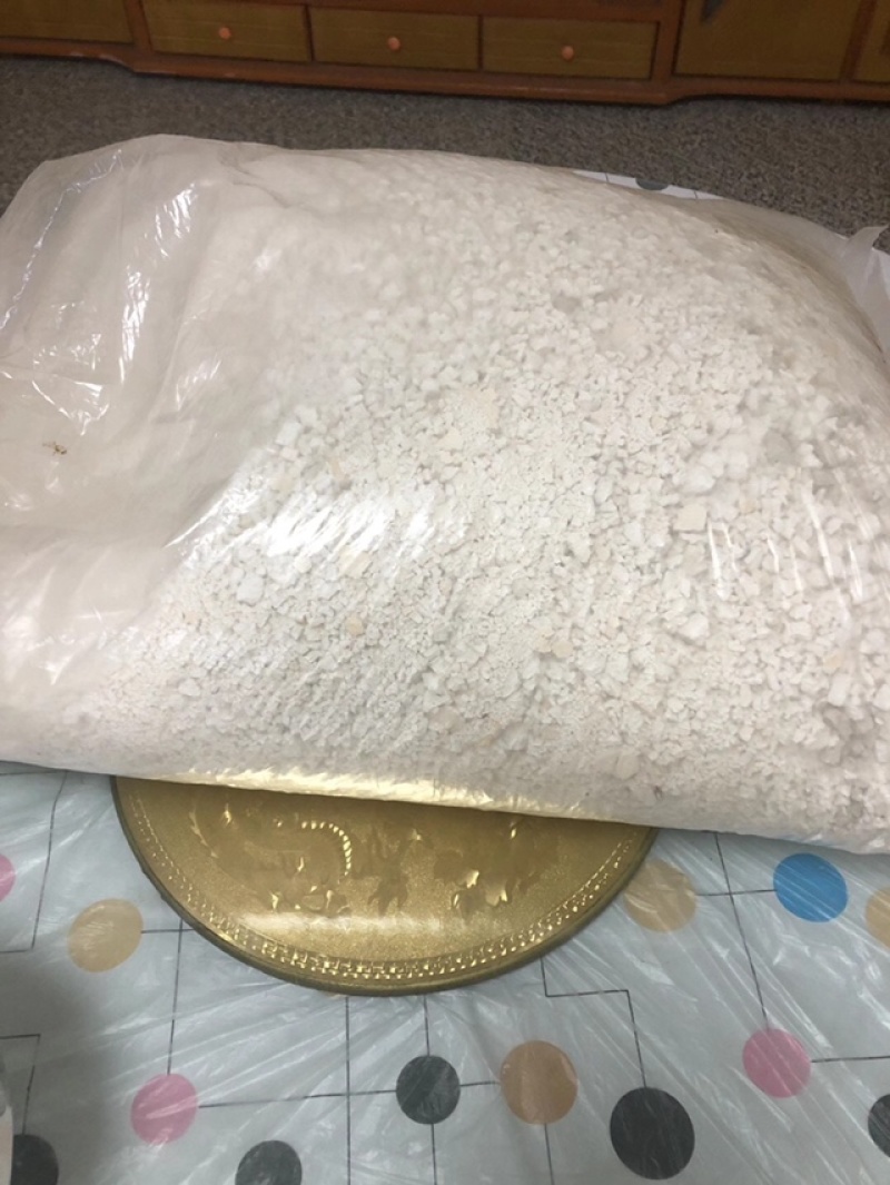 葛根粉，在深山挖的柴葛根，经过洗，锤，漂，晒，提出的粉