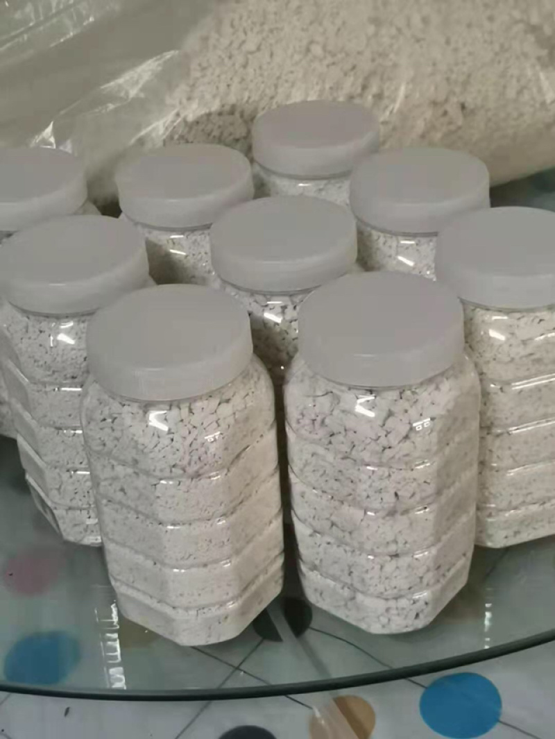 葛根粉，在深山挖的柴葛根，经过洗，锤，漂，晒，提出的粉