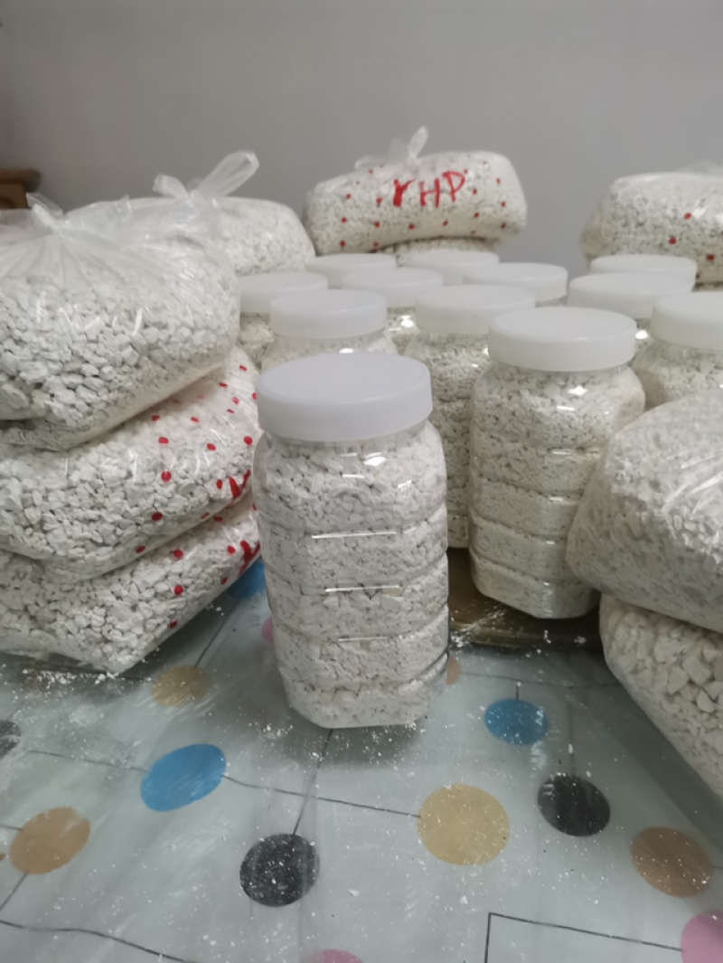 葛根粉，在深山挖的柴葛根，经过洗，锤，漂，晒，提出的粉