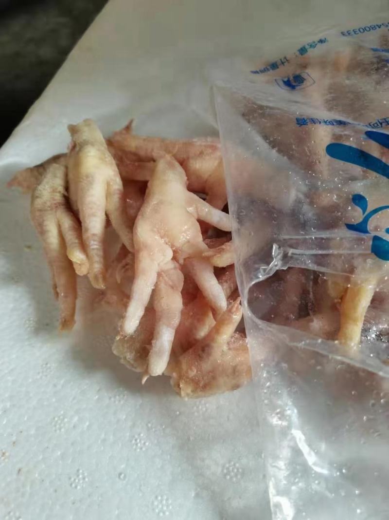 鸡爪，个大肉厚带筋的，质量保证，价格便宜，需要联的联系！