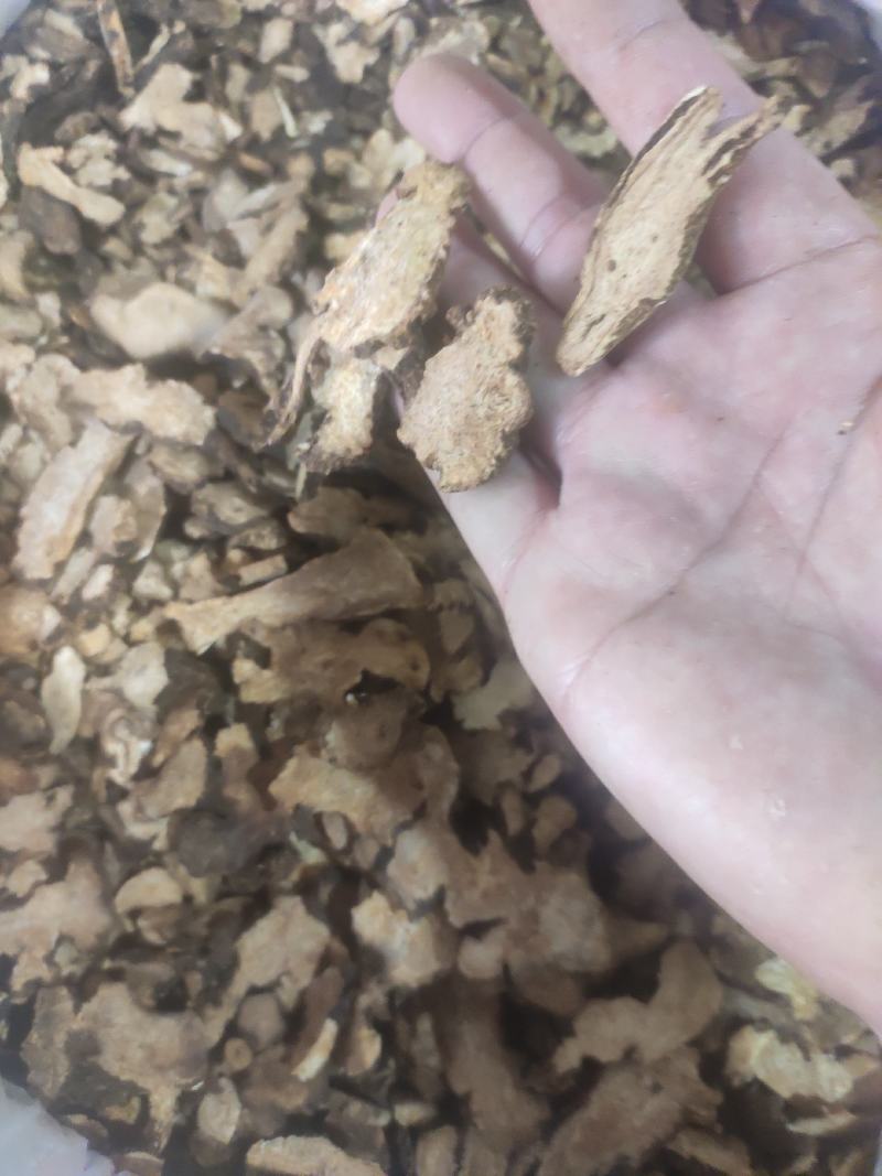 苍术干货苍术片常年经营各种中药材欢迎选购！
