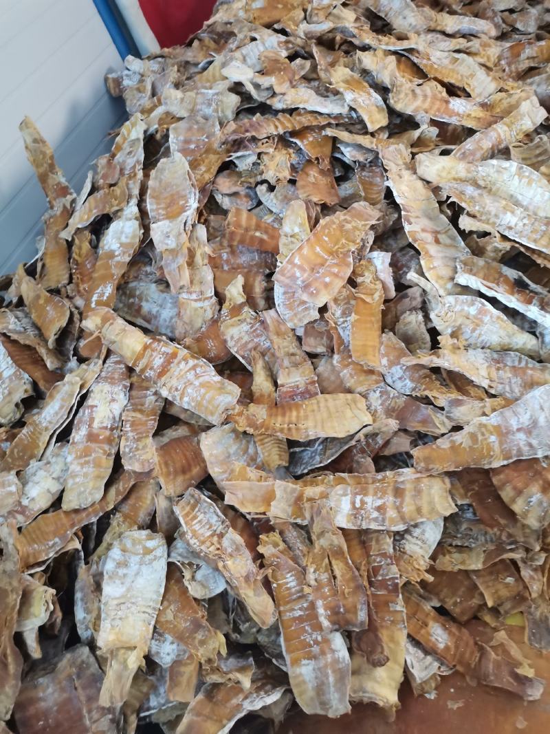 烤笋干，嫩，泡发量多，采用野生压榨脆笋烘烤而成，本地烤嫩