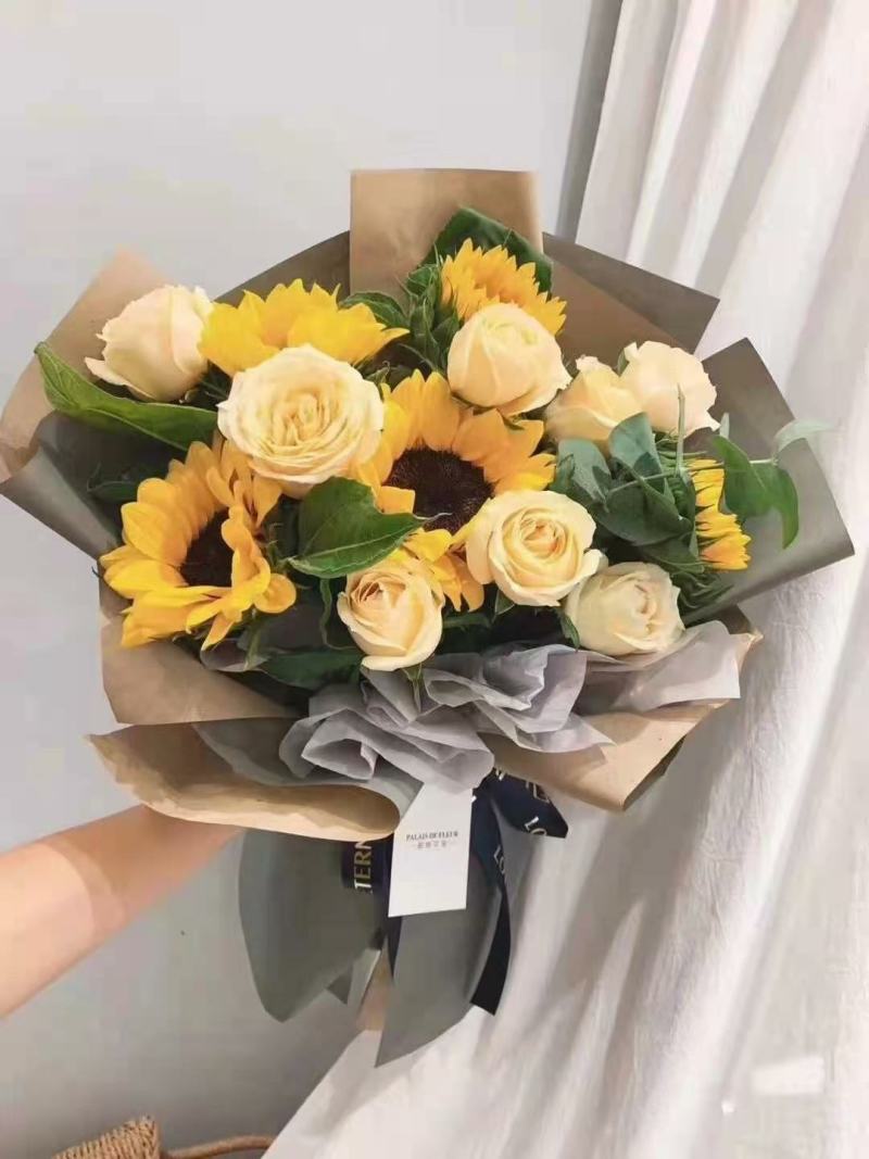 毕业花束送老师云南直发包邮昆明同城配送向日葵满天星花束