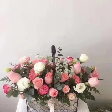手提花篮生日玫瑰花束毕业花束母亲节教师节送老师送朋友包邮