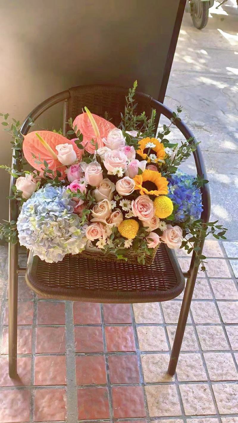 手提花篮生日玫瑰花束毕业花束母亲节教师节送老师送朋友包邮