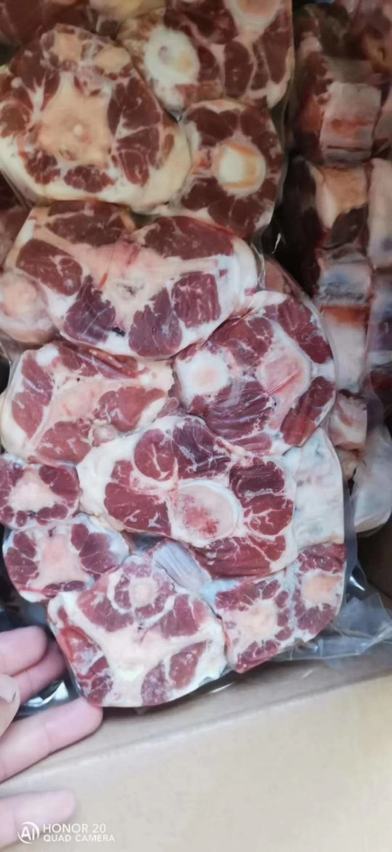 去根牛尾。火锅牛尾，慢炖。口感佳厂家一手货源。