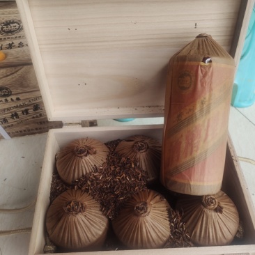 酒糟埋藏酒（53度酱香型白酒）酱香突出，