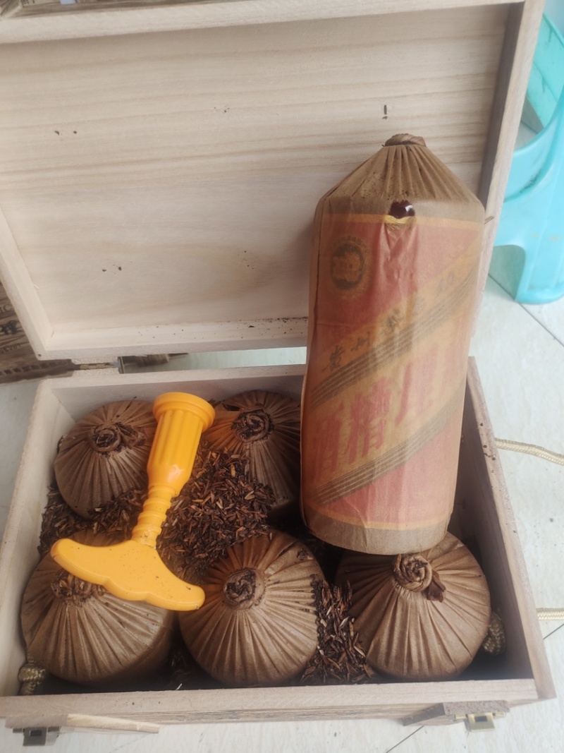 酒糟埋藏酒（53度酱香型白酒）酱香突出，