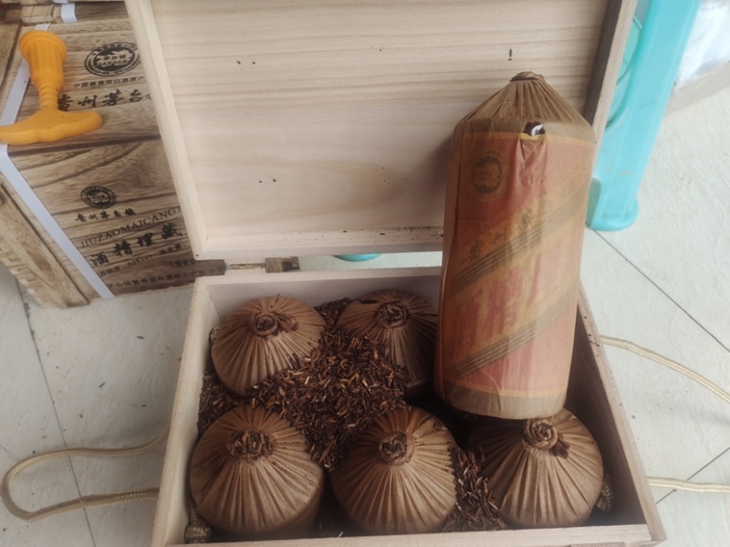 酒糟埋藏酒（53度酱香型白酒）酱香突出，