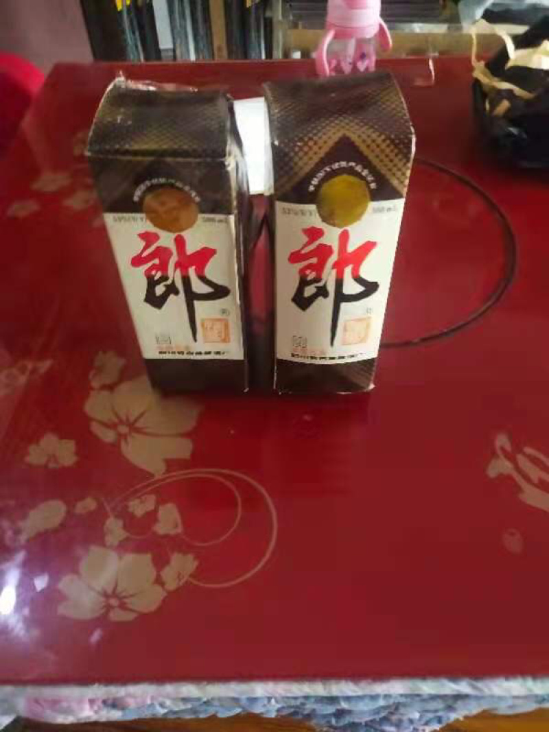 郎酒（53度酱香型白酒）酱香味突出，优雅细腻