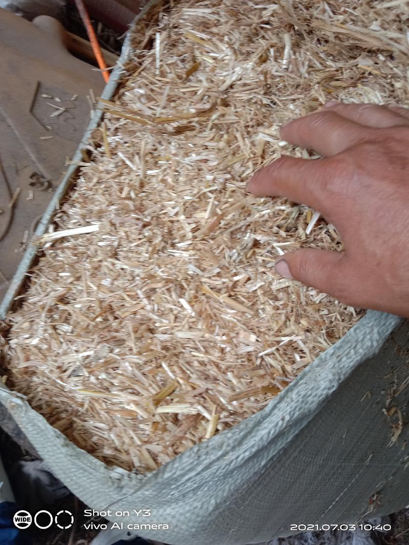 河南正阳优质小麦秸秆，牛羊马驴草料，揉丝压块，八个锣草粉