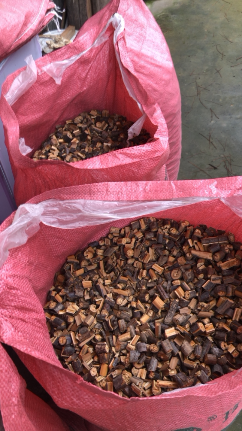 贵州钩藤，钩藤树杆地方话叫大棒需要大量的老板可以联系。