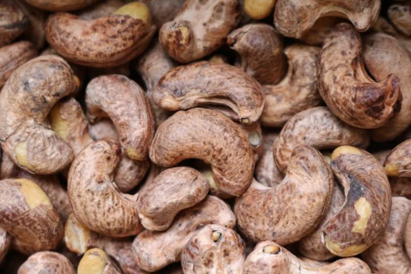 一德路小号炭烧腰果盐焗腰果休闲零食一件代发批发