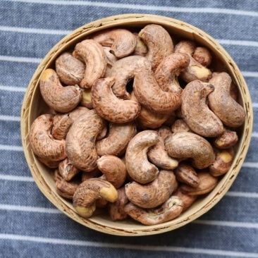 一德路小号炭烧腰果盐焗腰果休闲零食一件代发批发