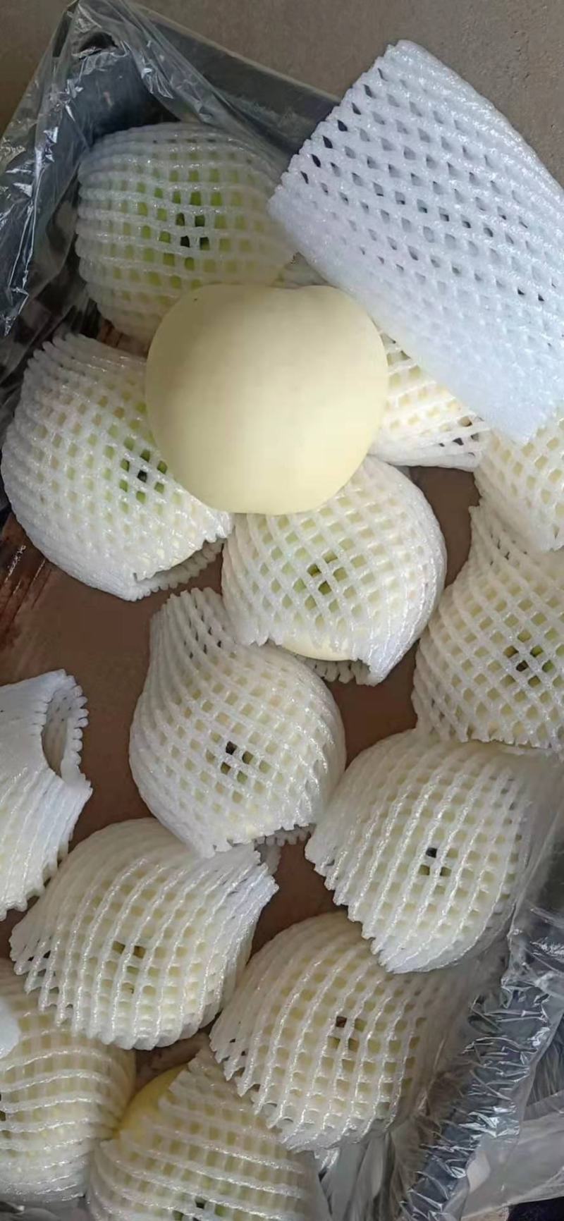 皇冠梨精品一级，二级，，次果，带袋的小皇冠