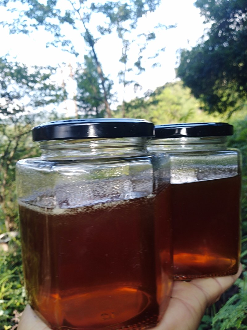 本地中蜂蜜，不用巢础，每年夏至取一次的纯自然蜜。