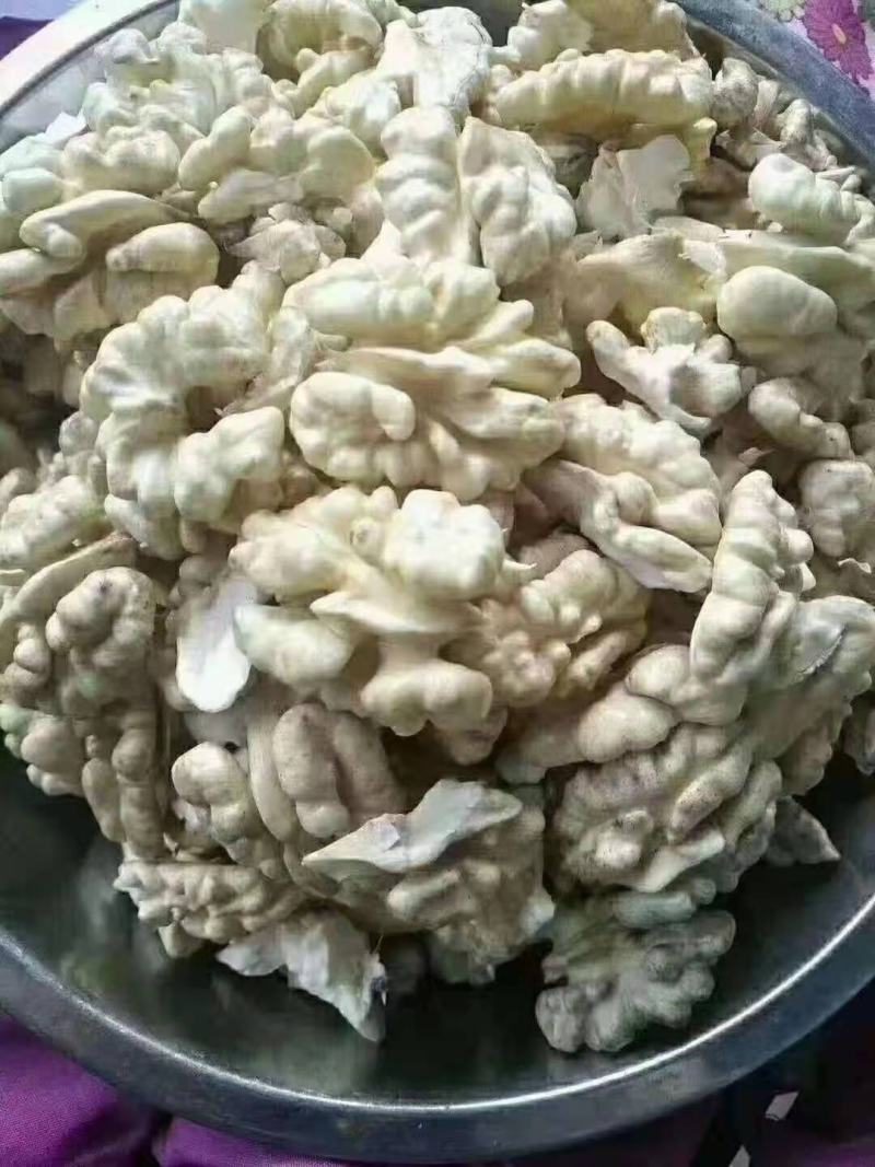 新鲜核桃青皮核桃去皮新鲜核桃干核桃四川盐源青核桃
