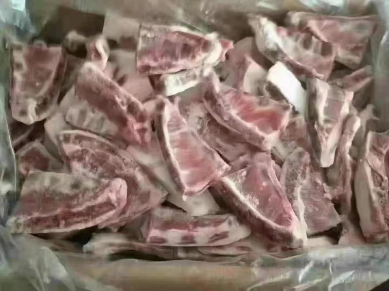 羔羊带肉胸口骨，经营各种羊副产品，一手货源，欢迎选购！！