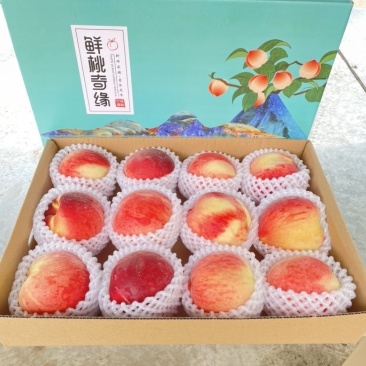 北京平谷桃子礼盒装供应个大超市精品水果店