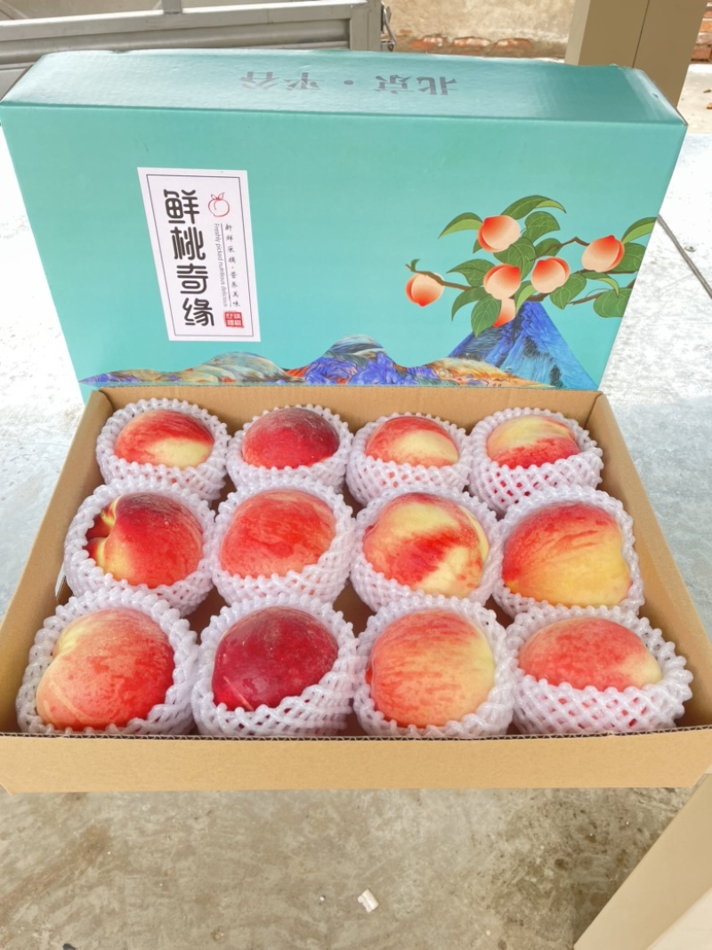 北京平谷桃子礼盒装供应个大超市精品水果店