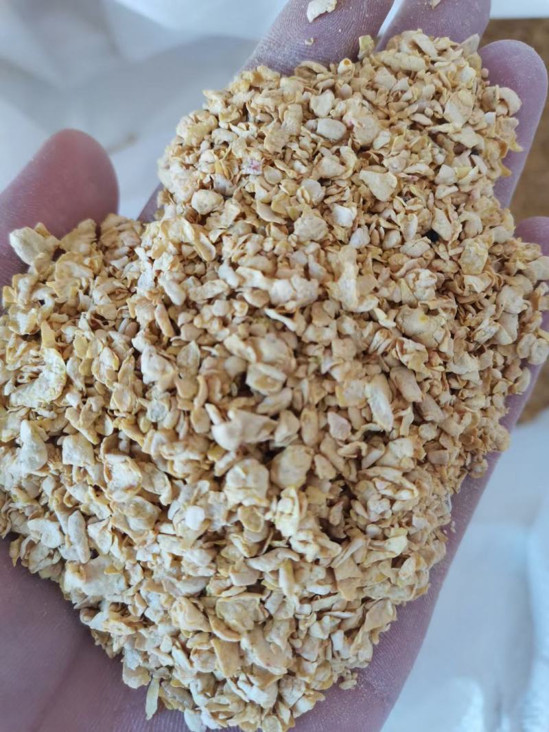 豆粕小料，适合鸡鸭鹅猪牛羊水产养殖。饲料添加