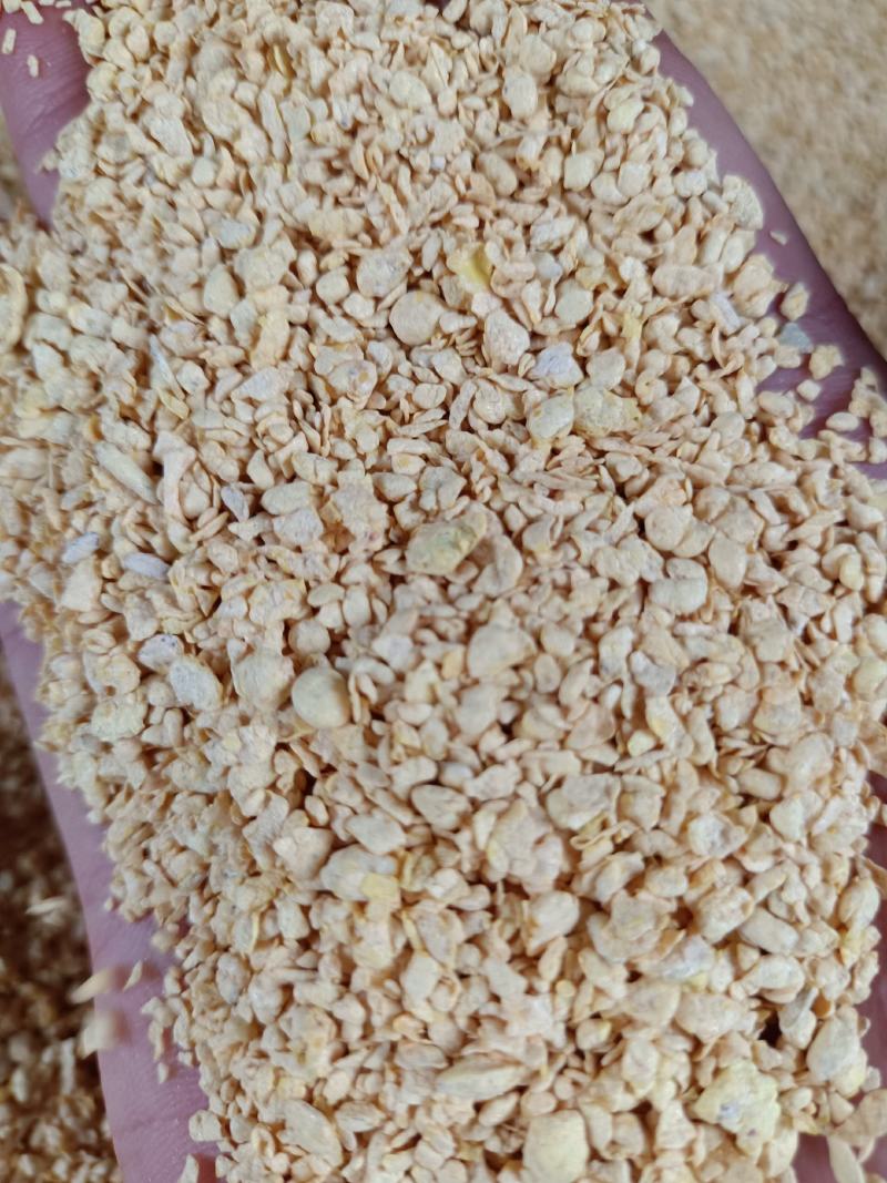 豆粕小料，适合鸡鸭鹅猪牛羊水产养殖。饲料添加