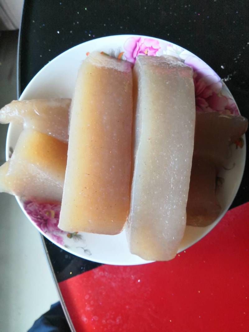 冷，魔芋粉，做出魔芋豆腐冷时一直硬的，热时，软的，不沙口