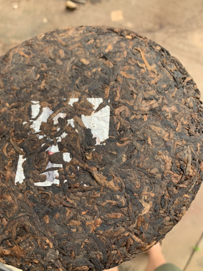 兴源版纳2019年易武老树熟茶普洱茶357g饼茶