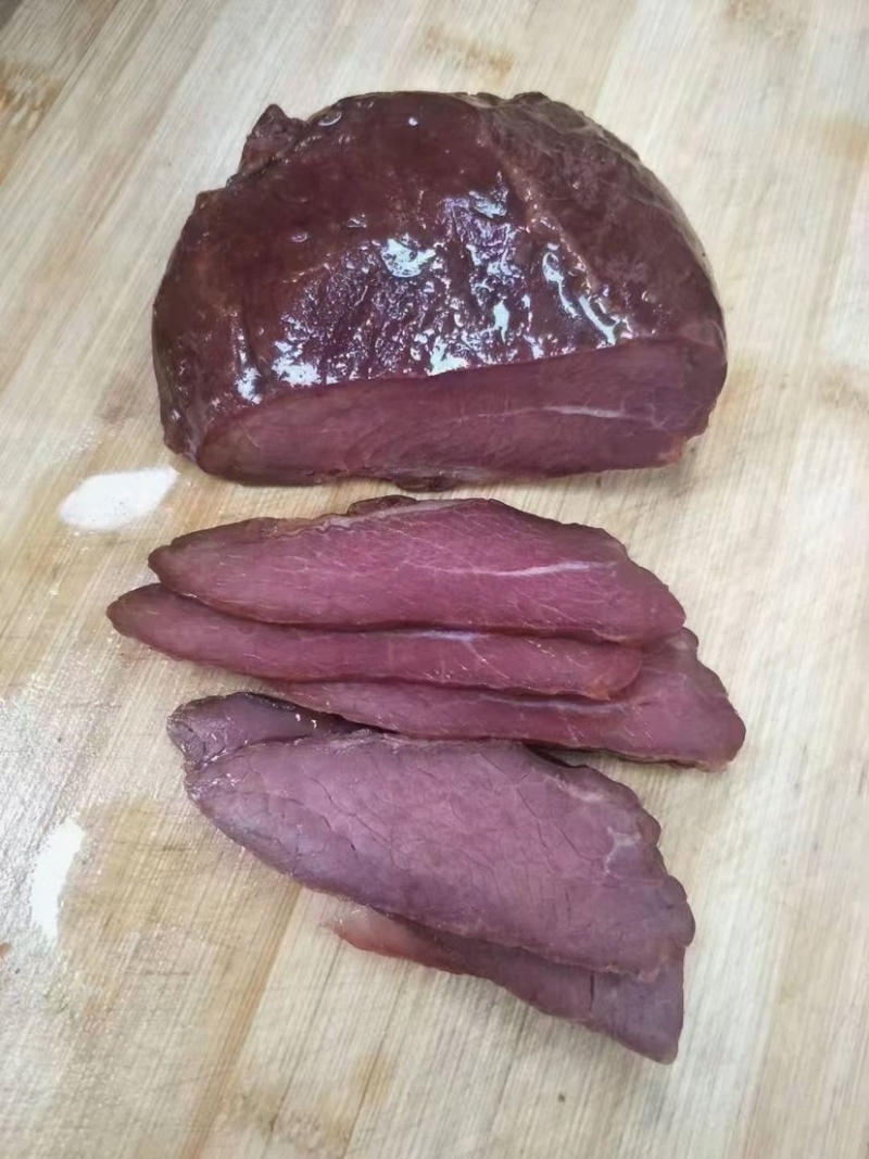 全熟酱肉，五香和麻辣味，一斤一袋，开袋即食