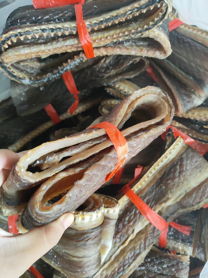 0.8-1斤多左右的油鳗鱼干