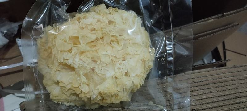 大花银耳当季干度好颜色亮原产地提供各种包装量大从优
