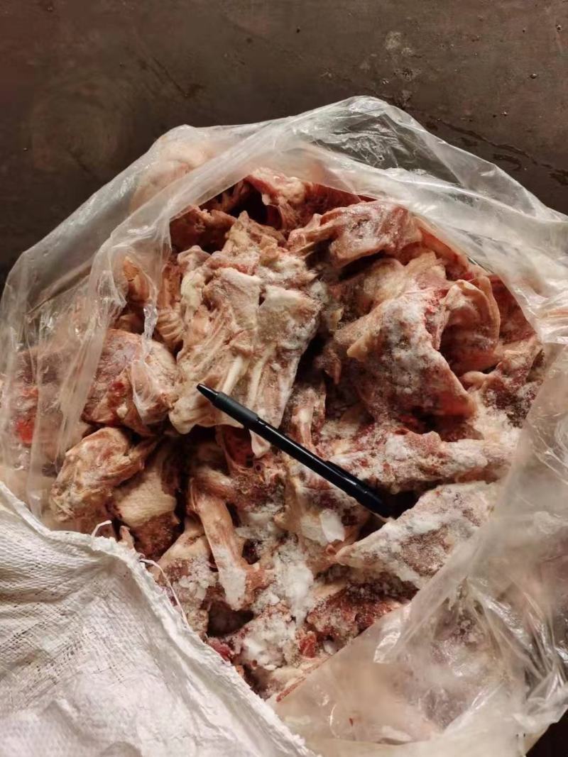 鸭半壳加工厂饲料鸭全壳鸭架子，鸭产品喂狗