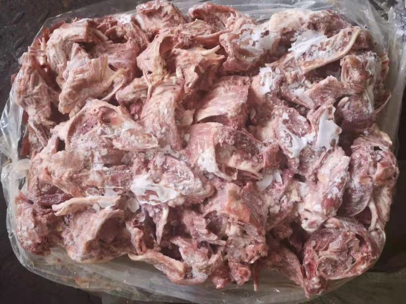 鸭半壳加工厂饲料鸭全壳鸭架子，鸭产品喂狗