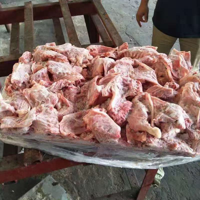 鸭半壳加工厂饲料鸭全壳鸭架子，鸭产品喂狗