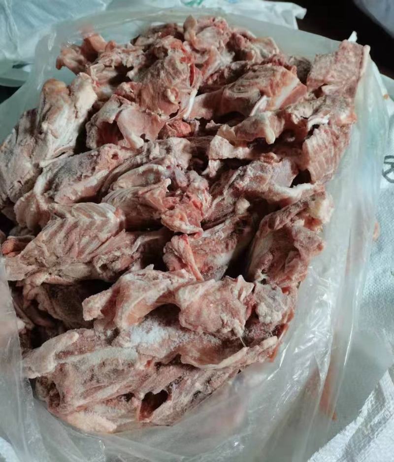 鸭半壳加工厂饲料鸭全壳鸭架子，鸭产品喂狗