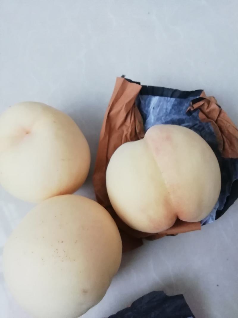 红不软白桃