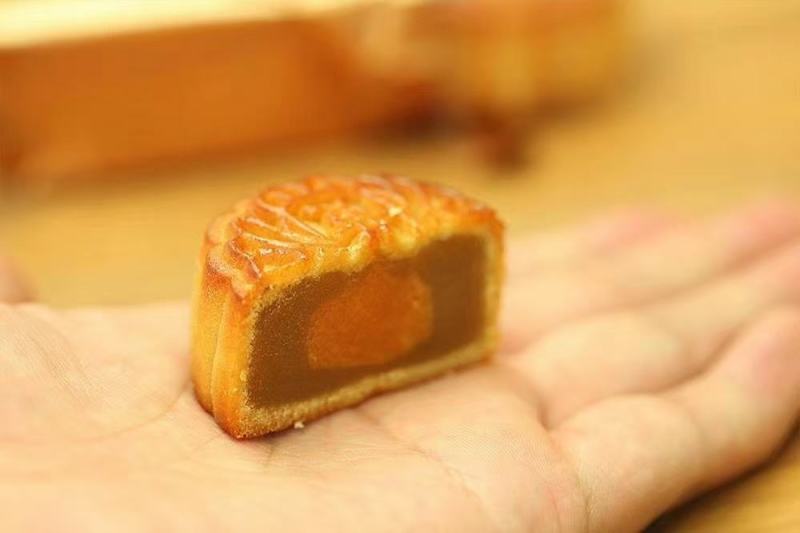 拉米娜流芯礼盒月饼一盒600克12块月饼四种口味