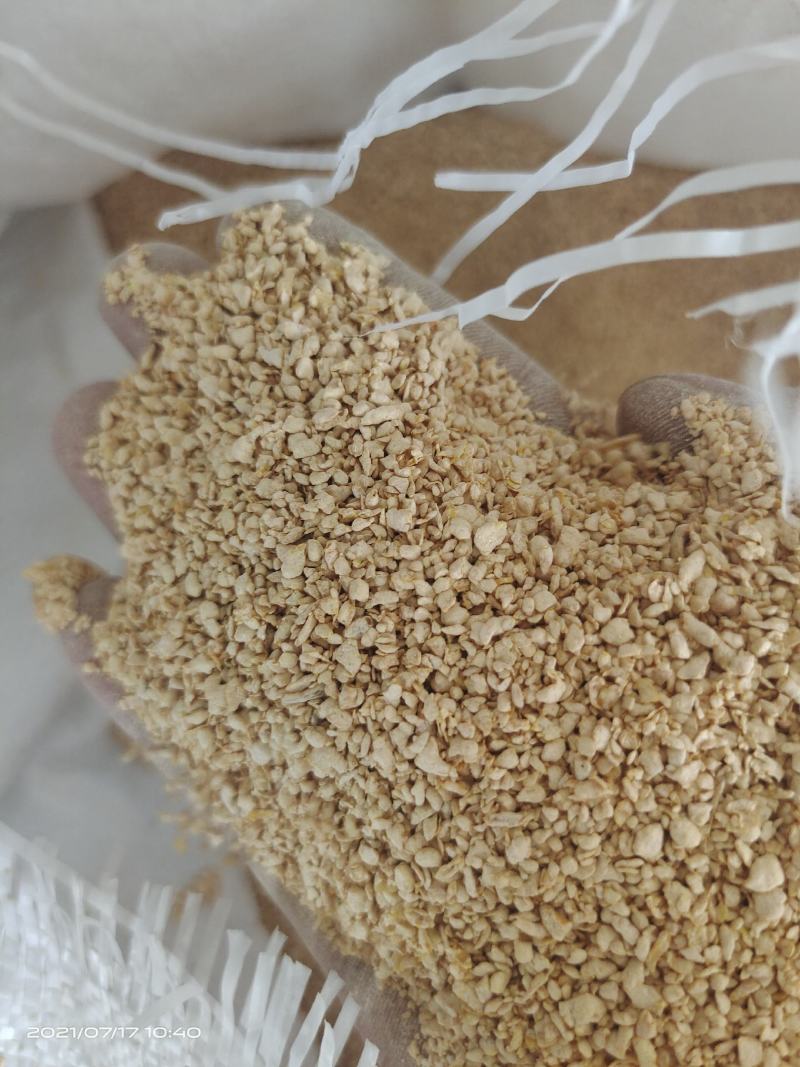 麸皮小料营养成分高，适合鸡鸭鹅猪牛羊养殖添加使用价格低