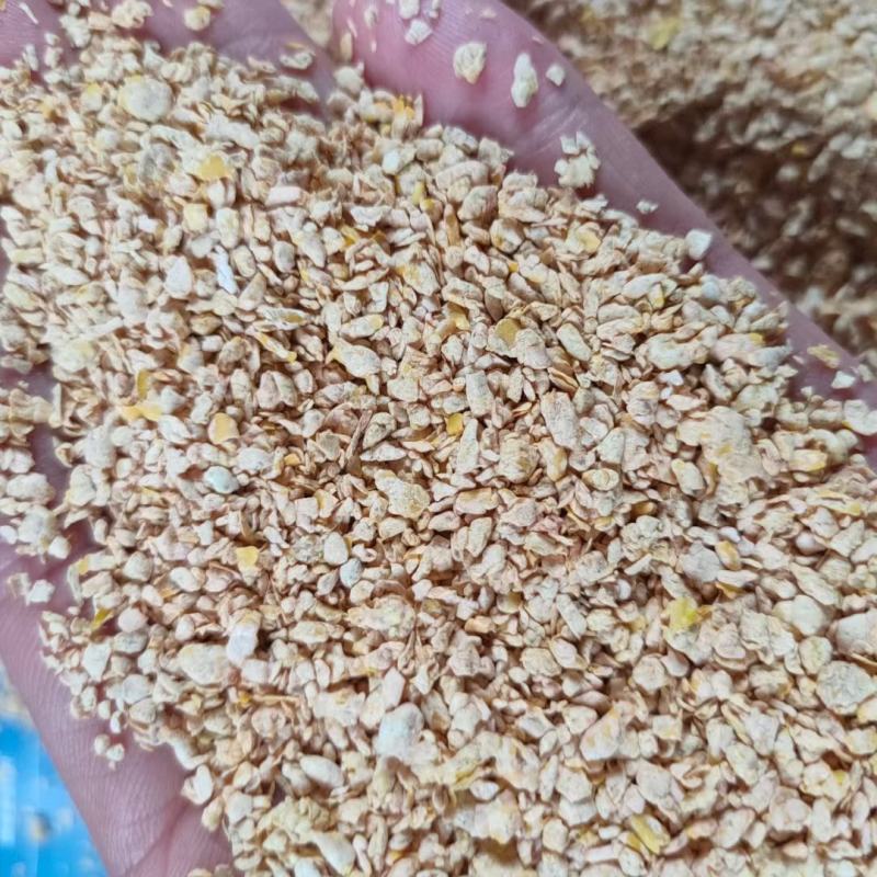 麸皮小料营养成分高，适合鸡鸭鹅猪牛羊养殖添加使用价格低