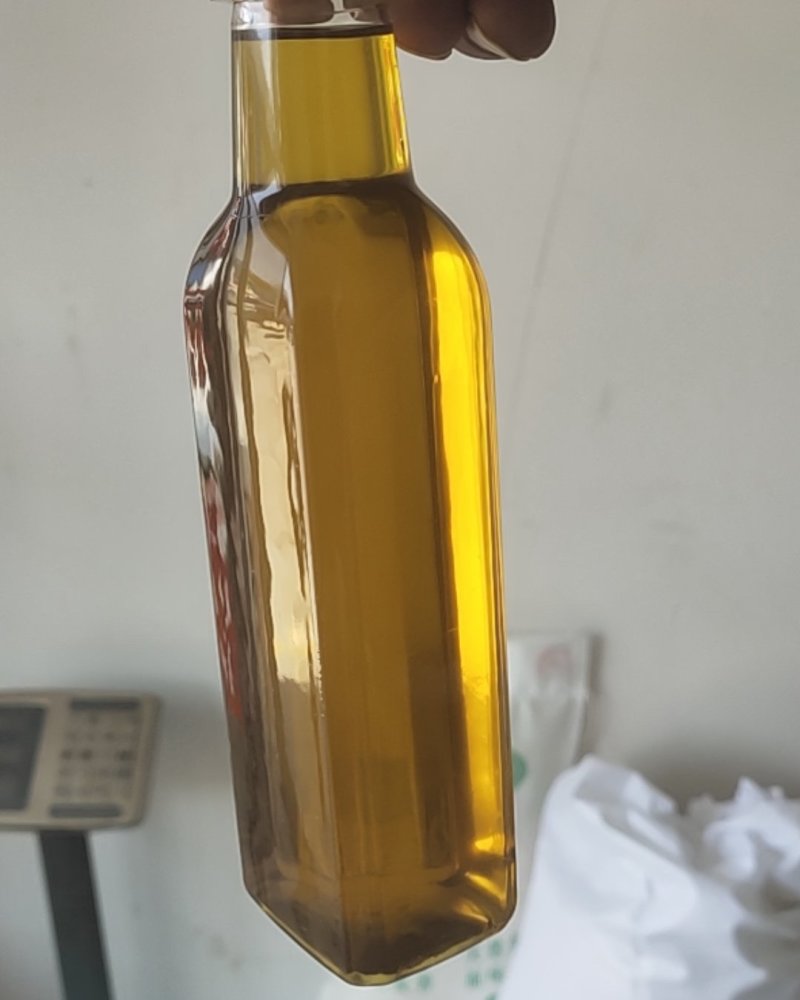 正宗一新疆纸皮核桃鲜榨！