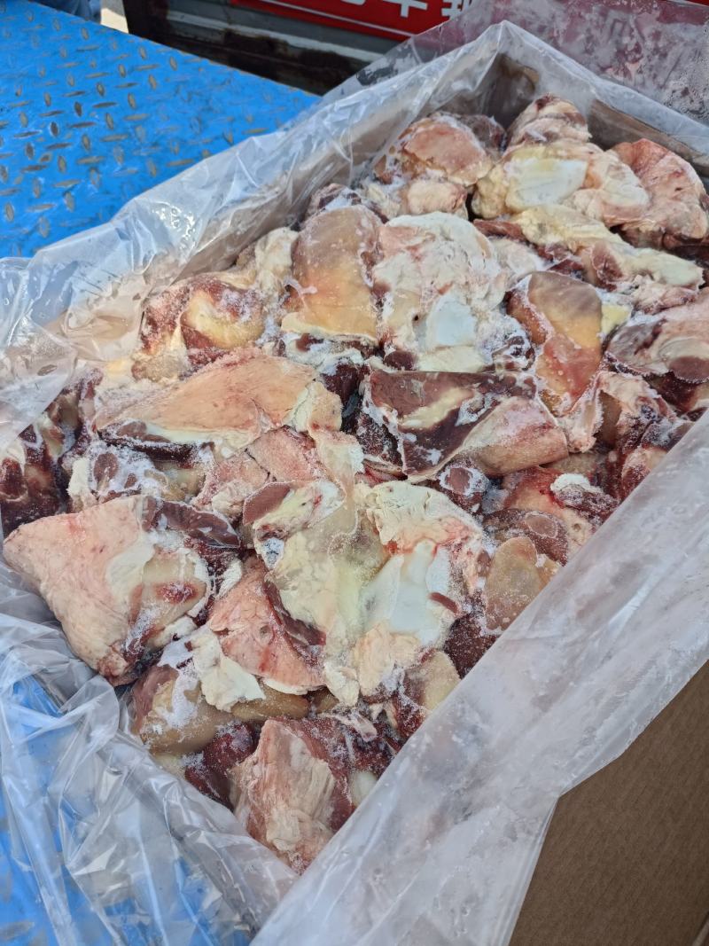 牛窝骨，牛膝盖骨，肉多筋满不肥，价格合适，手续齐全，